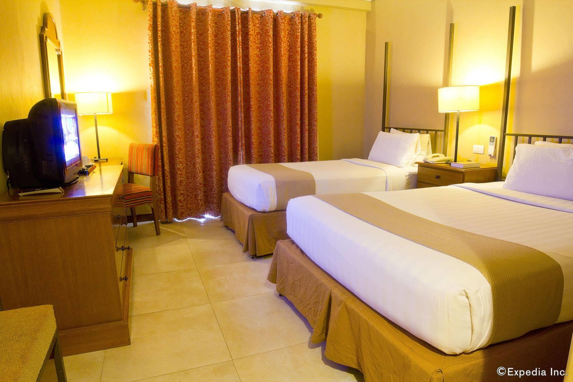 Crown Regency Resort 3*